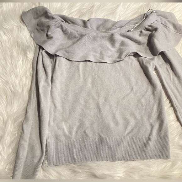 Club Monaco cashmere off-shoulder sweater - Picture 2 of 5